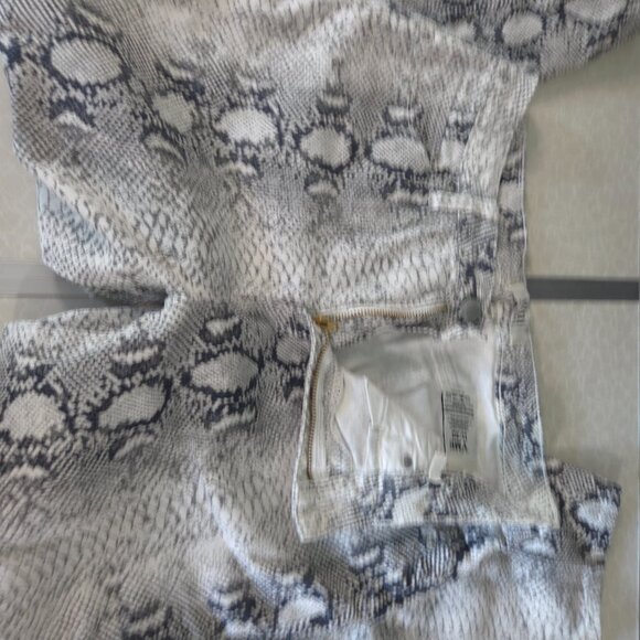 Ymi Graphic Premium Designer Jeans Size 11/30 - Picture 2 of 7